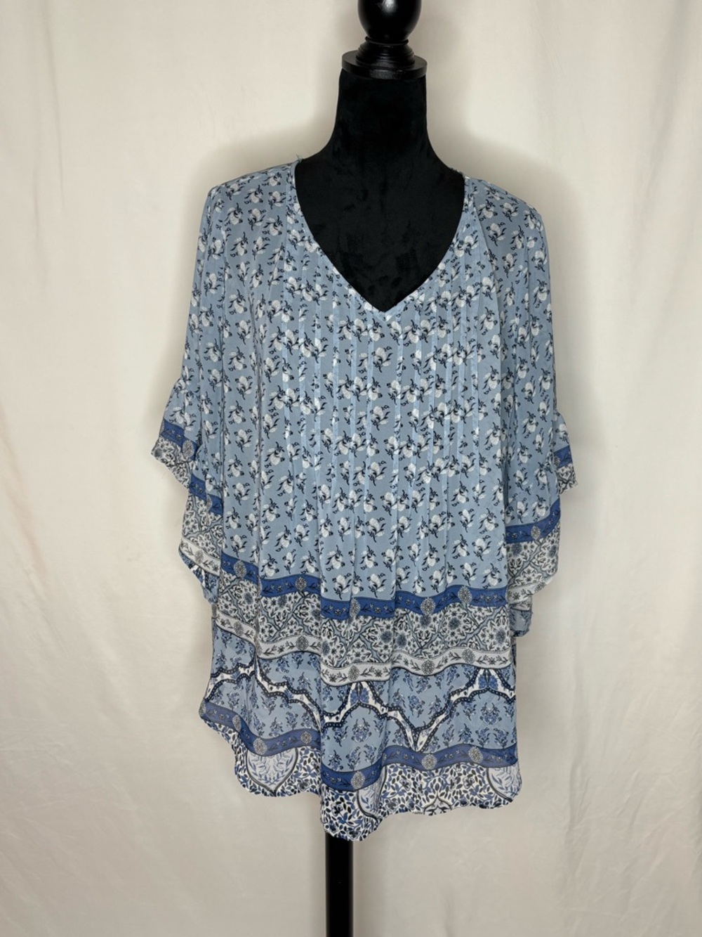 Style & Co. Light Blue Floral V-Neck Tiered Tunic